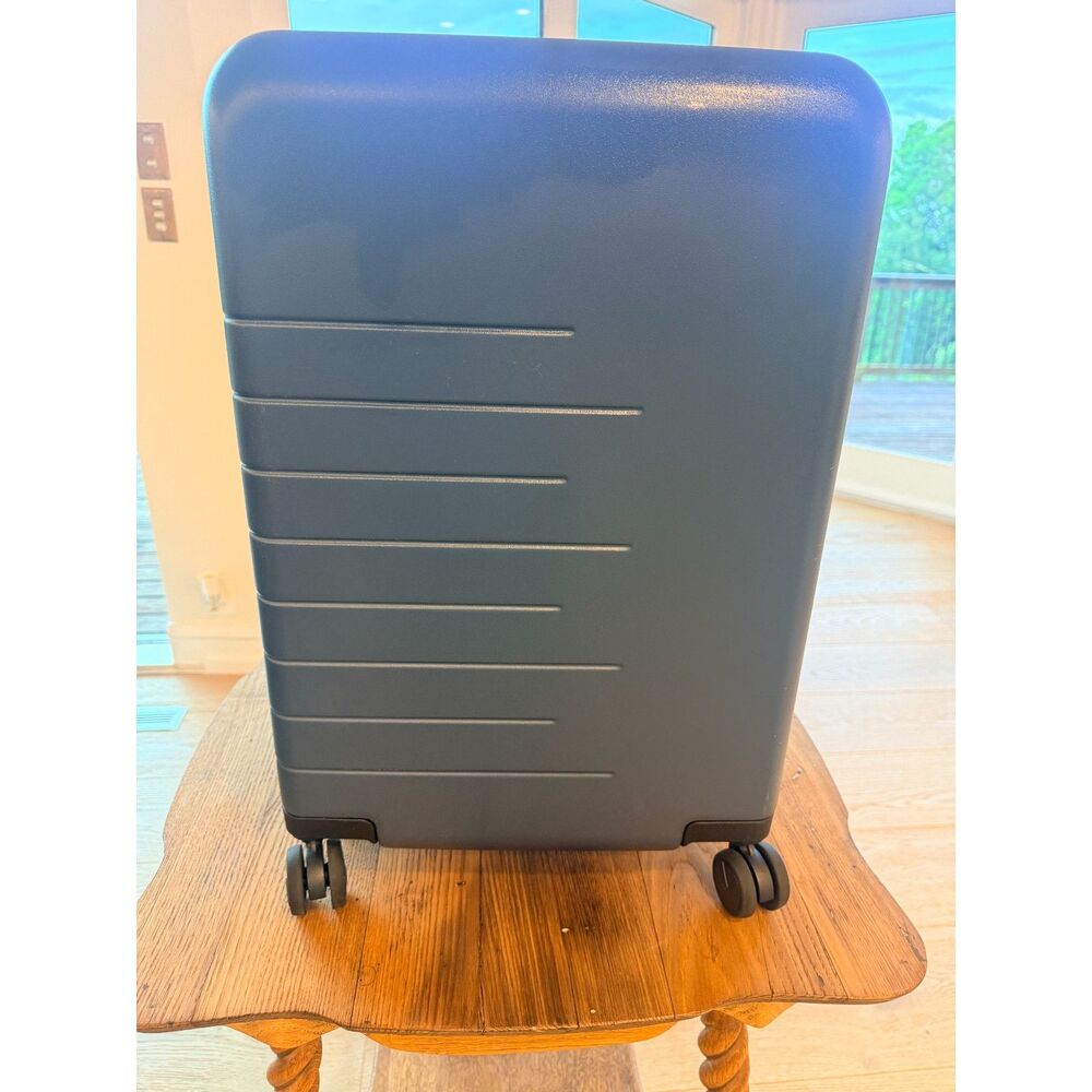 Quince Expandable Carry-On Suitcase – Navy – Retail $169.90